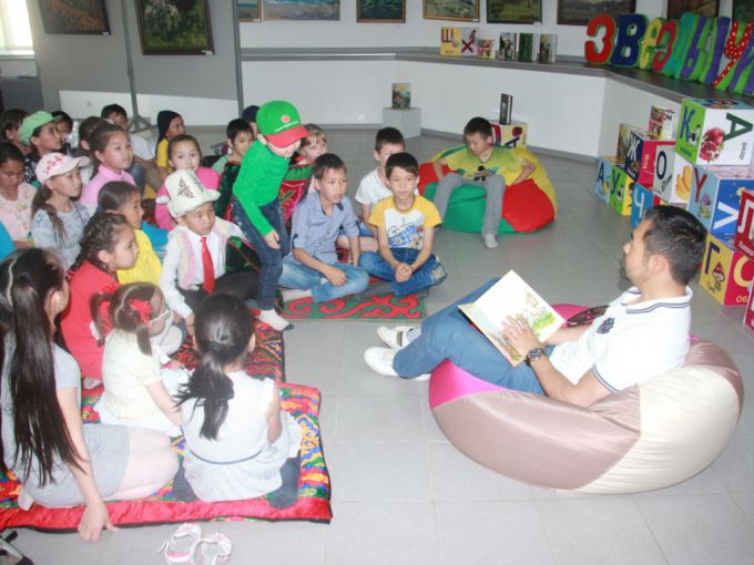 Акция «Звезды, читающие детям» в дни ФО