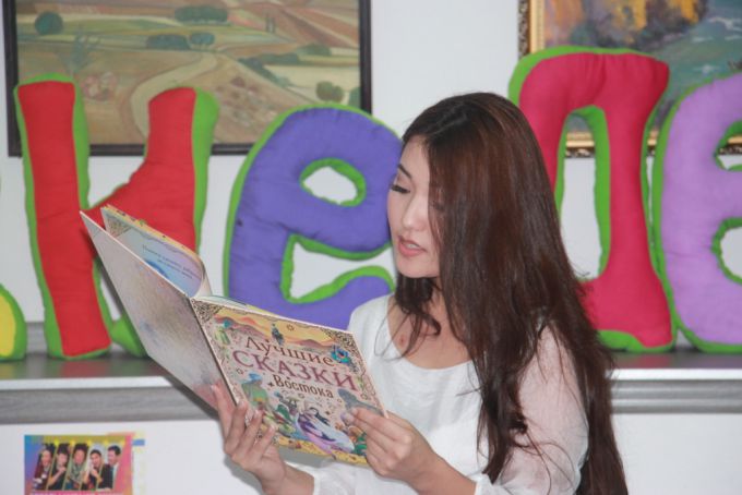 Акция «Звезды, читающие детям» в дни ФО